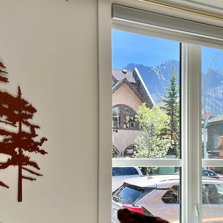 Apartmán Special! New Downtown Mtn View Free Parking 2B&2B Canmore Exteriér fotografie