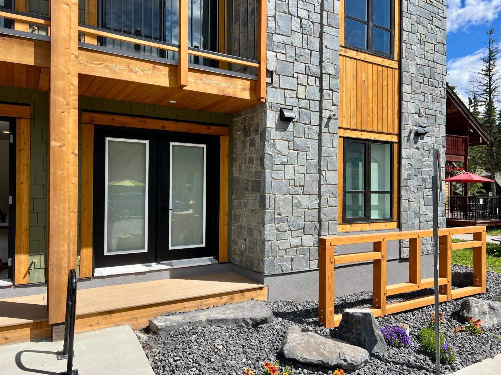 Apartmán Special! New Downtown Mtn View Free Parking 2B&2B Canmore Exteriér fotografie