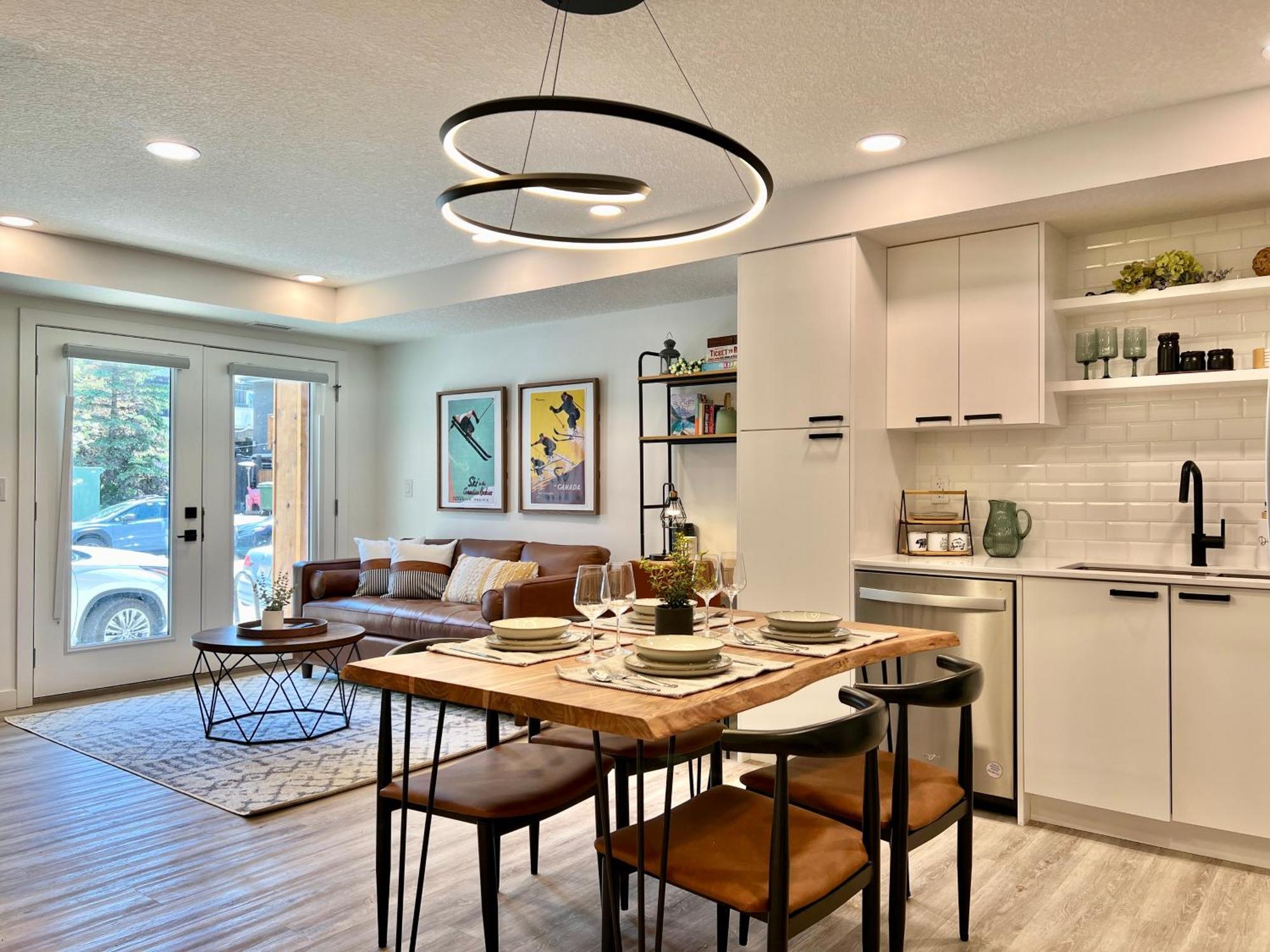 Apartmán Special! New Downtown Mtn View Free Parking 2B&2B Canmore Exteriér fotografie