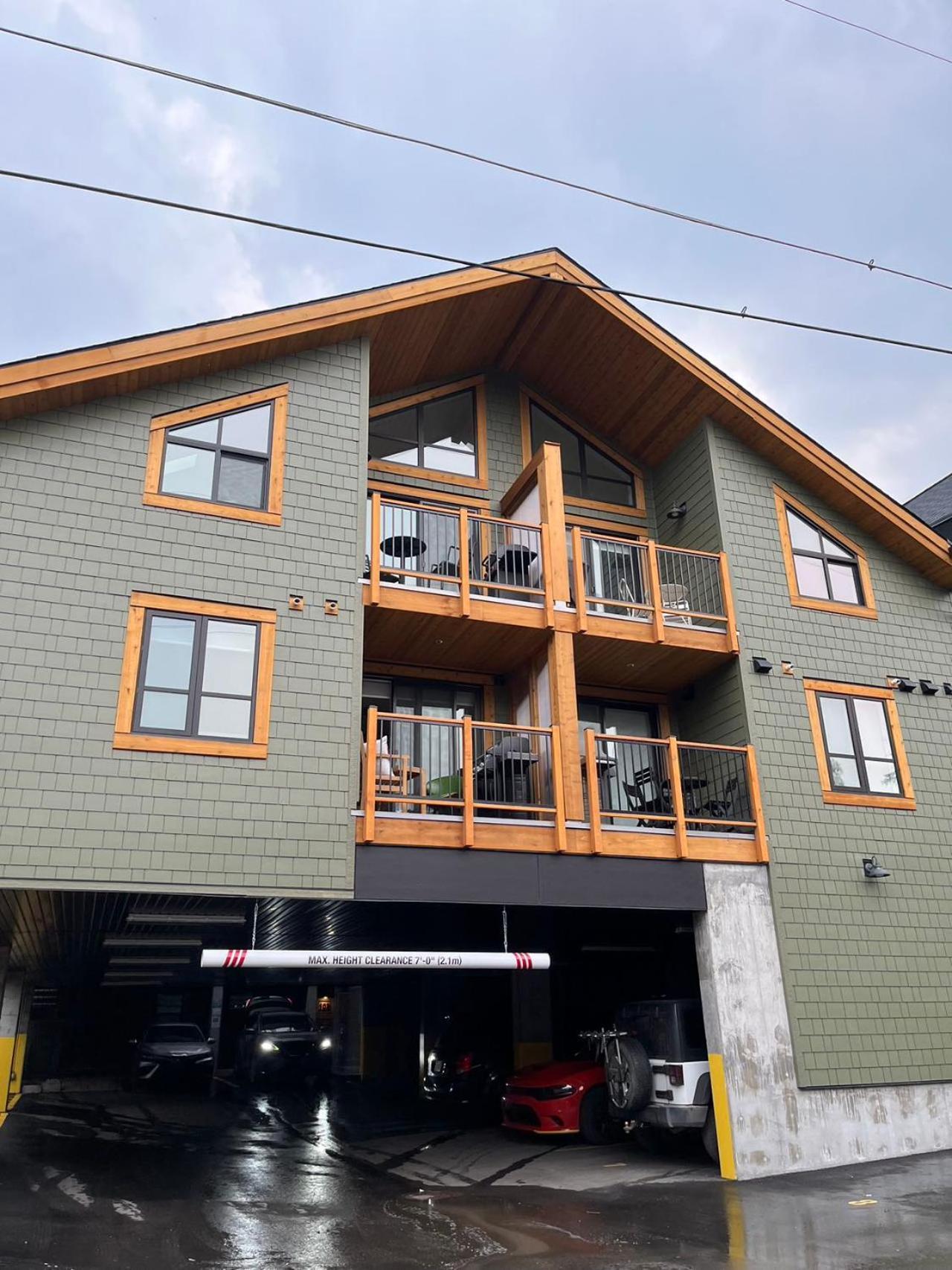 Apartmán Special! New Downtown Mtn View Free Parking 2B&2B Canmore Exteriér fotografie